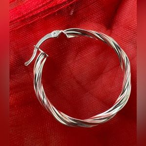Silver Tone Twisted Hoop Earrings brilho silver